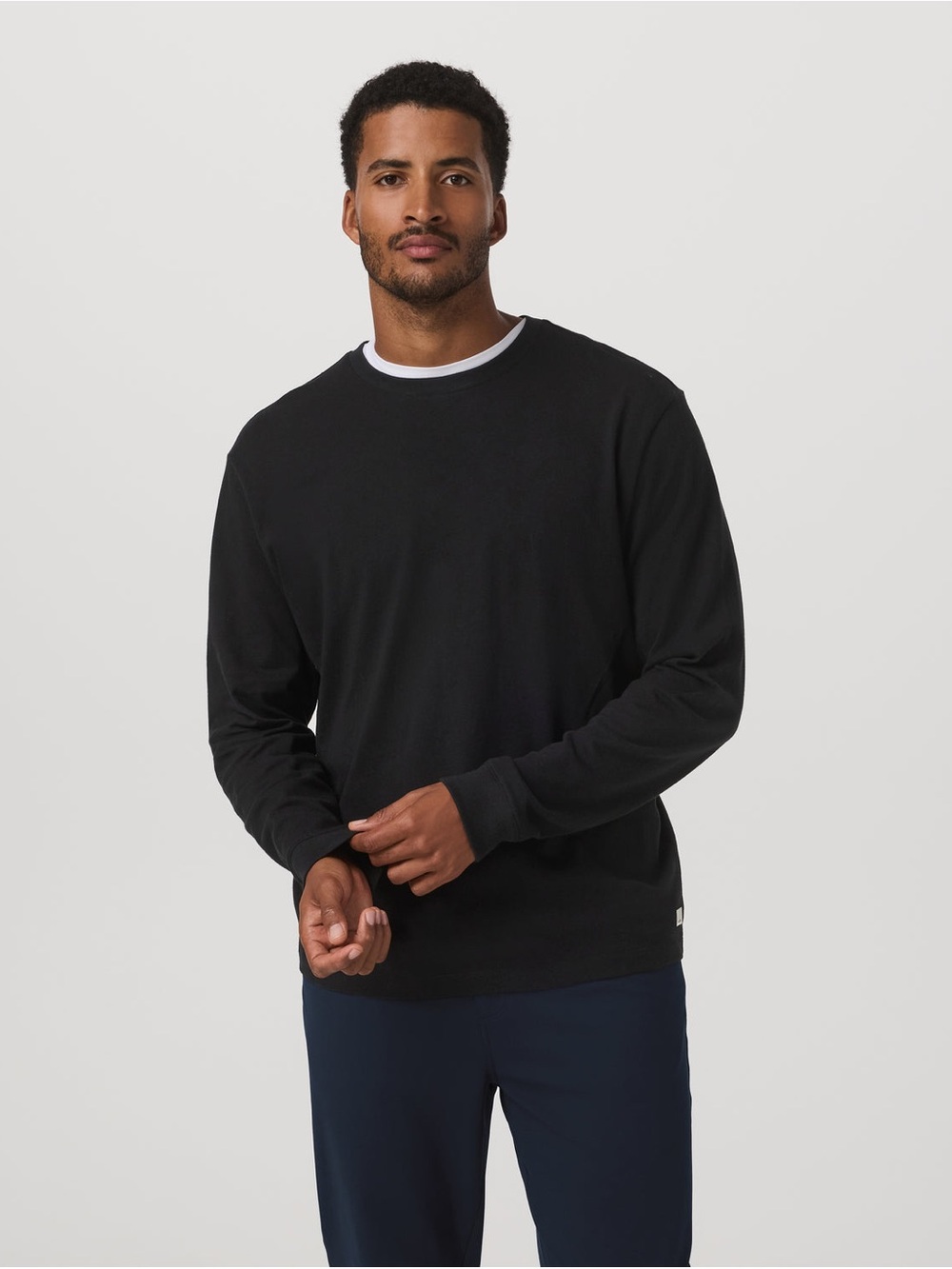Vuori Men's Light Weight Black Crewneck Long Sleeve Shirt Size Large